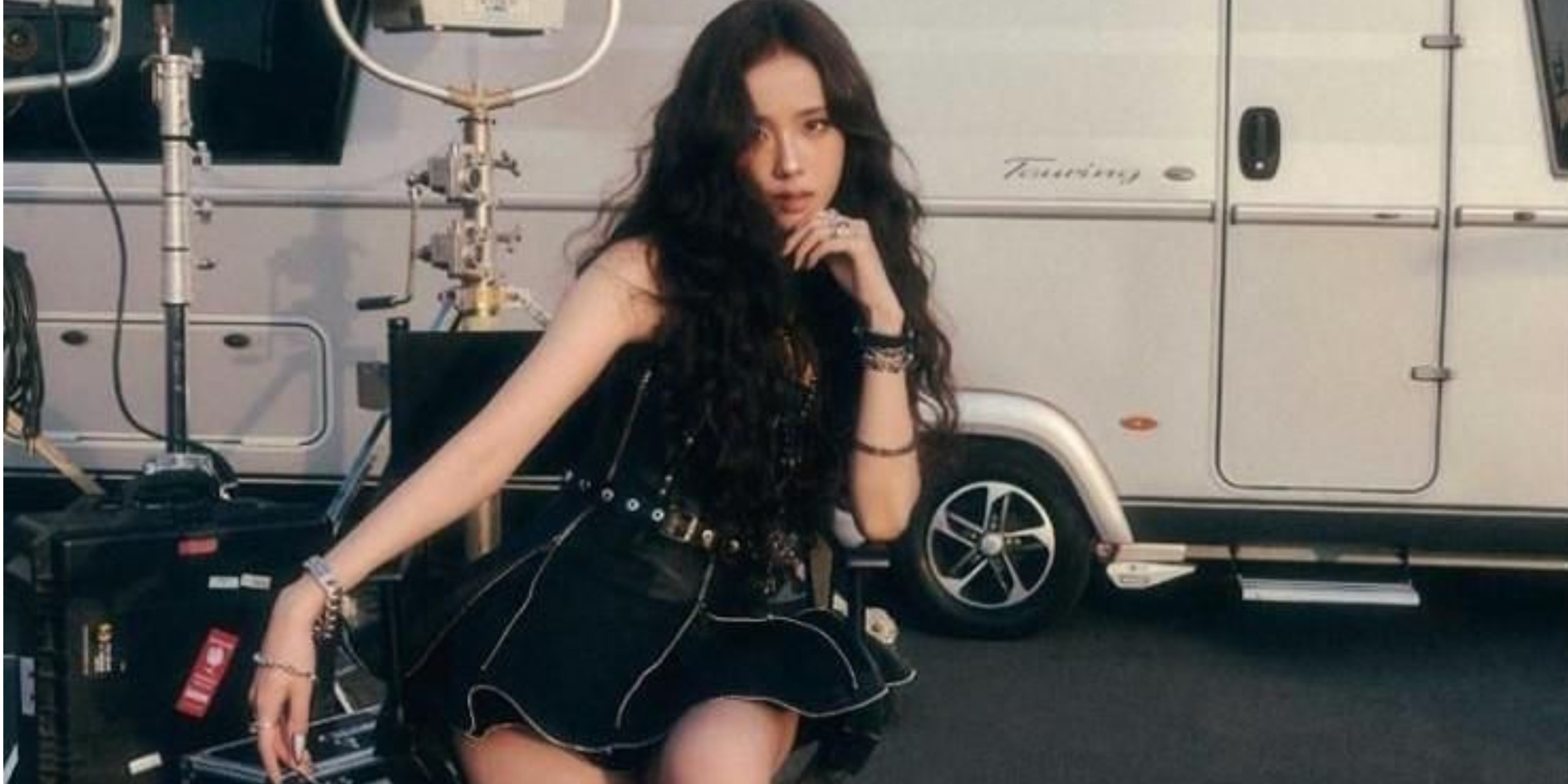 Blackpink Jisoo brother hidden camera