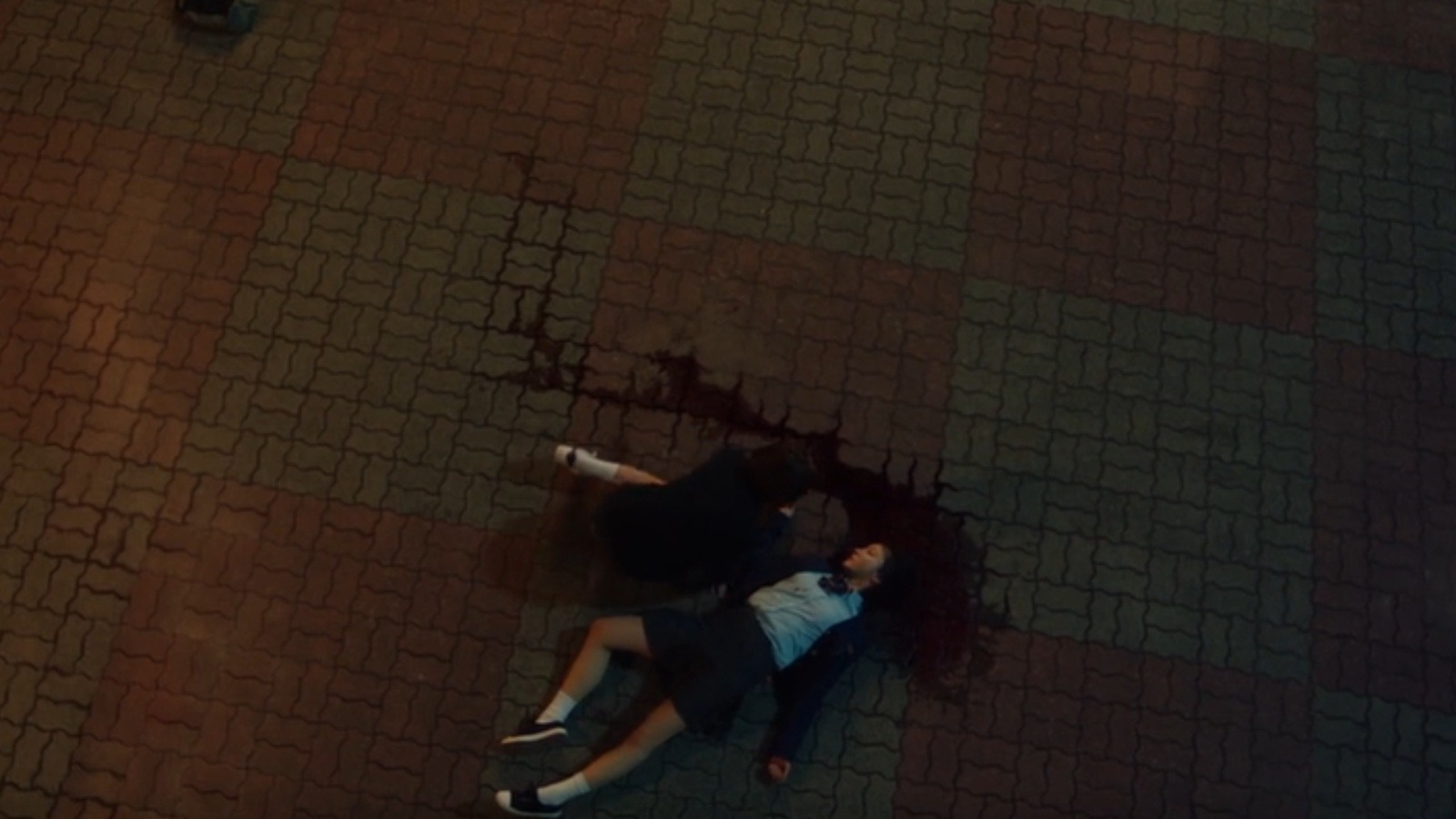 Bitch x Rich Season 2 Episode 1