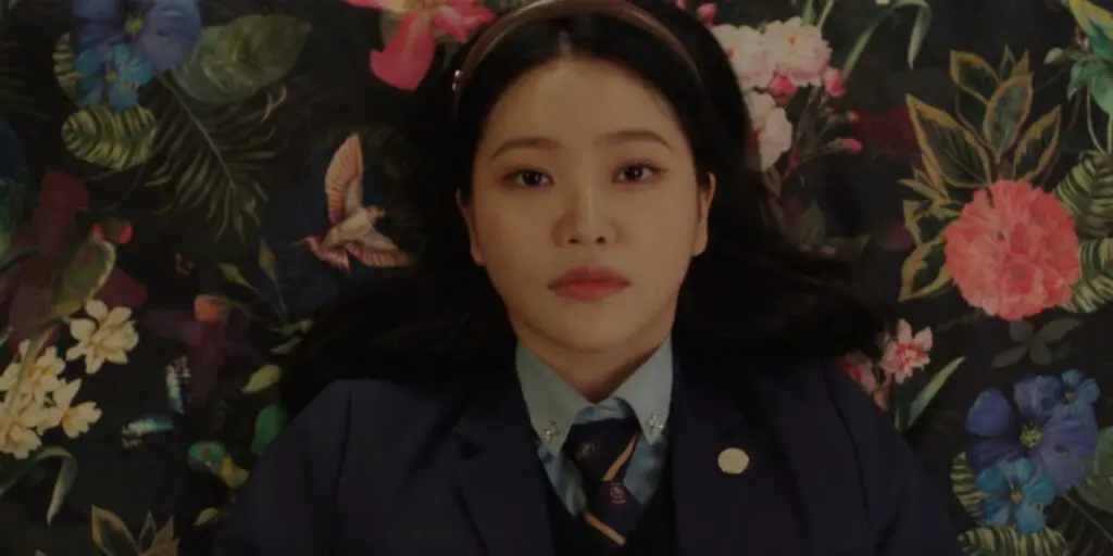 Bitch x Rich Season 2 Episode 1