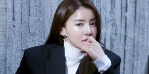 Lee Si-young’s Second Pregnancy Raises Questions, Support, and Backlash